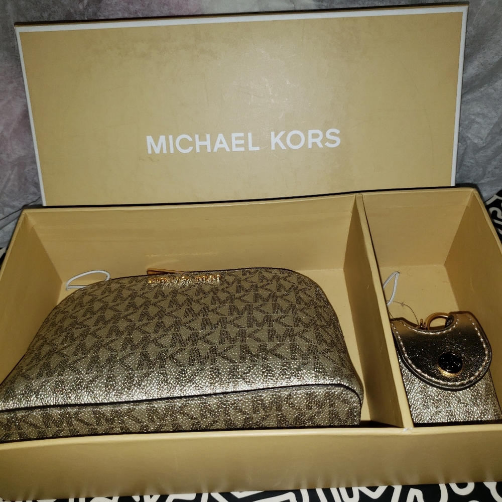 MICHAEL KORS GIFTABLE BOXED ITEMS